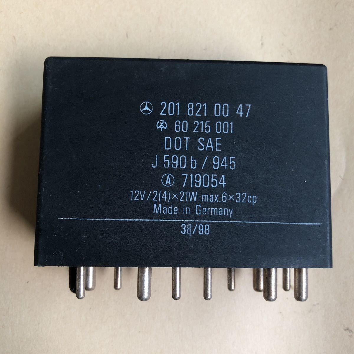 【全体的に状態が悪い】メルセデスベンツ W124 W126 W126 W201W202 マルチファンクションリレー/ウインカー＆ワイパーリレー