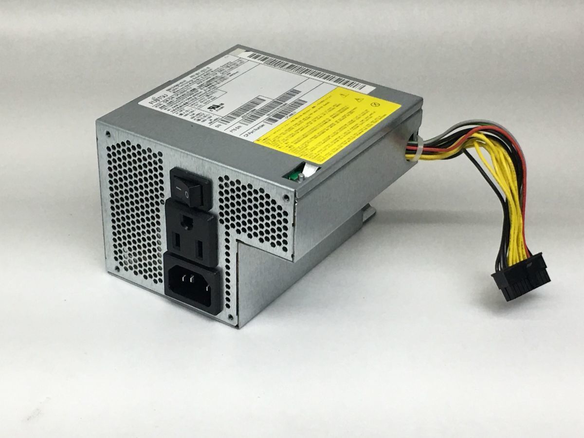 FUJITSU Esprimo FH52/T 古くさい Core i7
