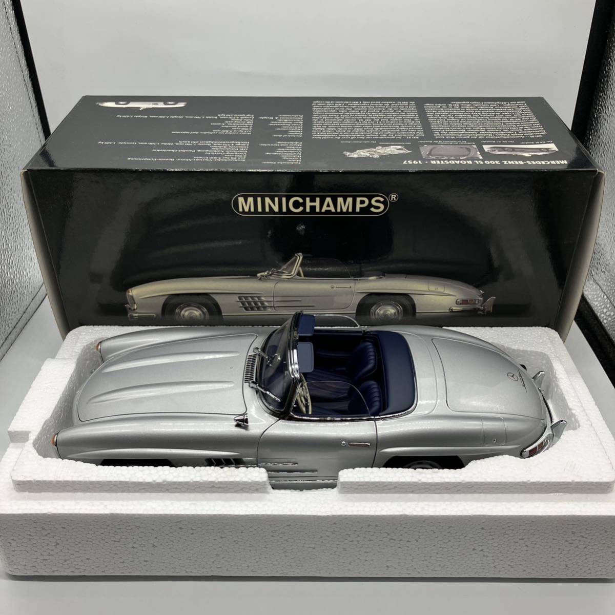Minichamps 1/12 Scale 122 021255 - Ducati 998 R Superbike 2002 #155 Ben