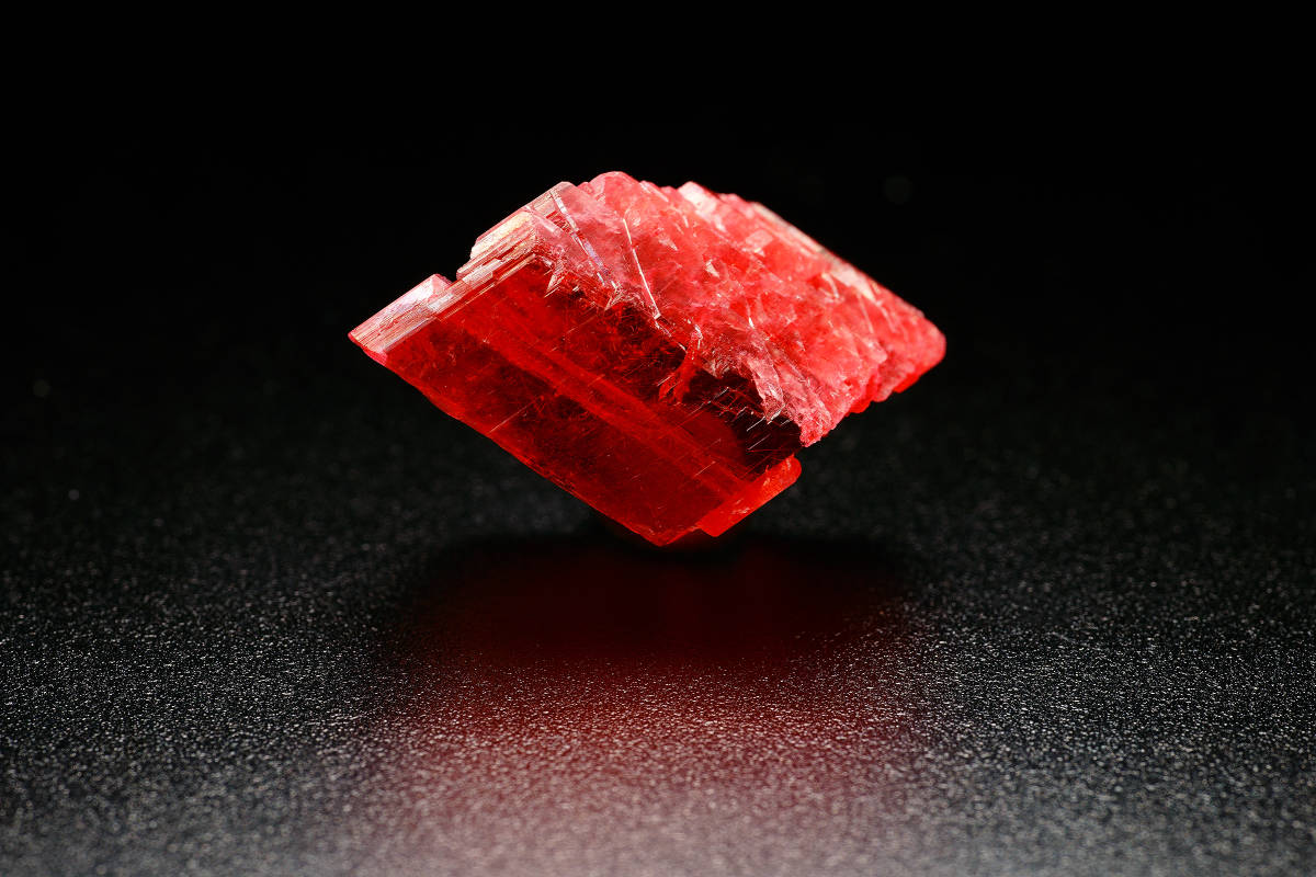 ペイナイト 超希少宝石鉱物標本