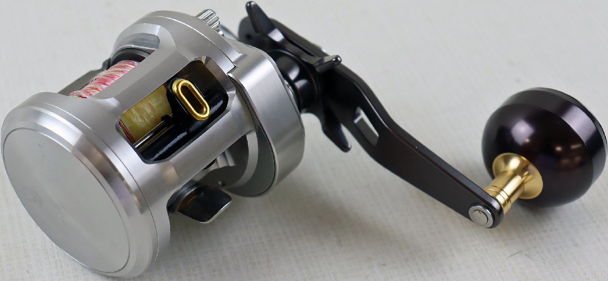 DAIWA - ダイワ 15 キャタリナ BJ ベイジギング 200SH 右ハンドル ダイワ 15 キャタリナ BJ ベイジギング 200SH 右ハンドル