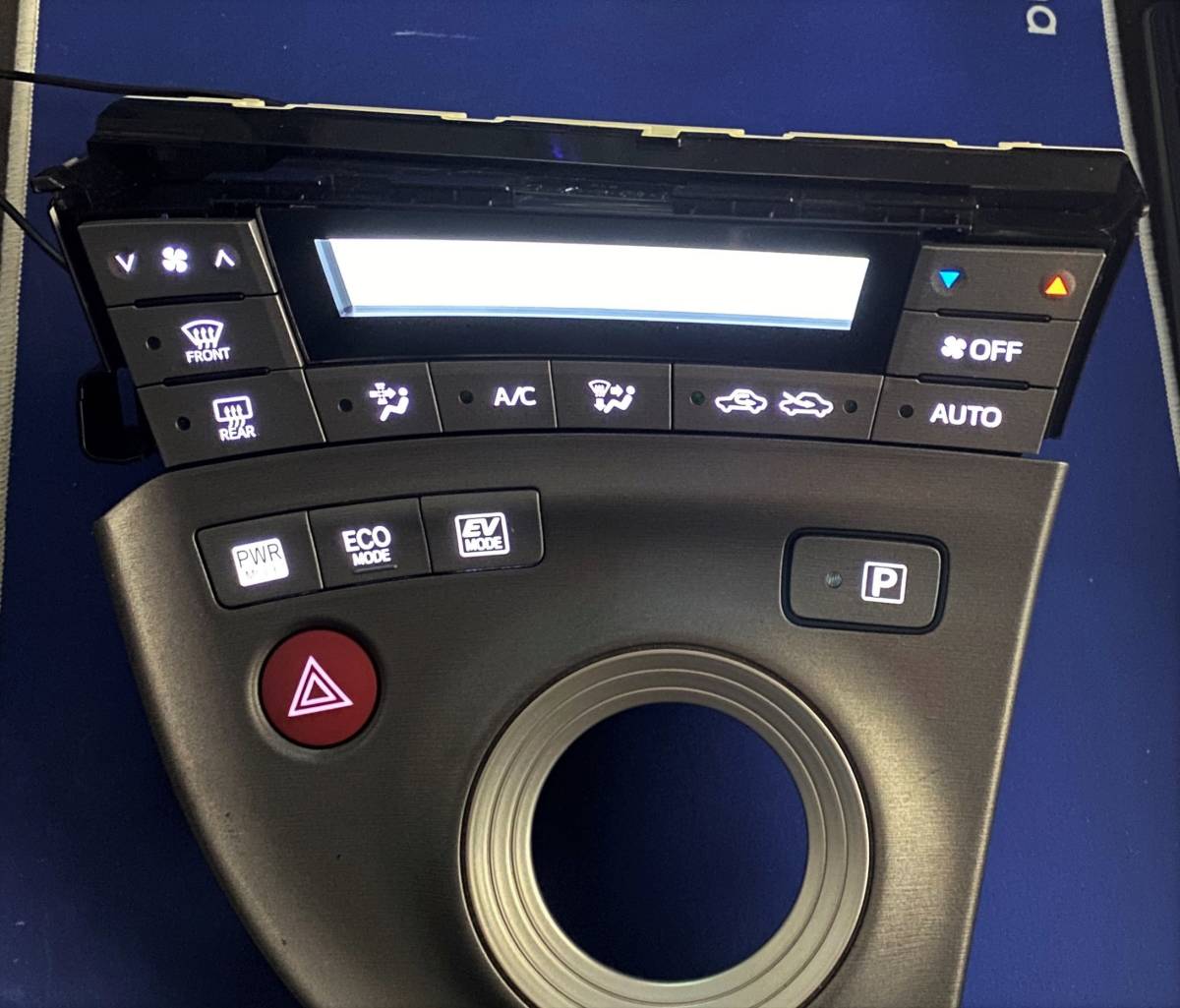 ZVW30 プリウス 後期 エアコンパネル エアコンスイッチ LED打ち替え 1