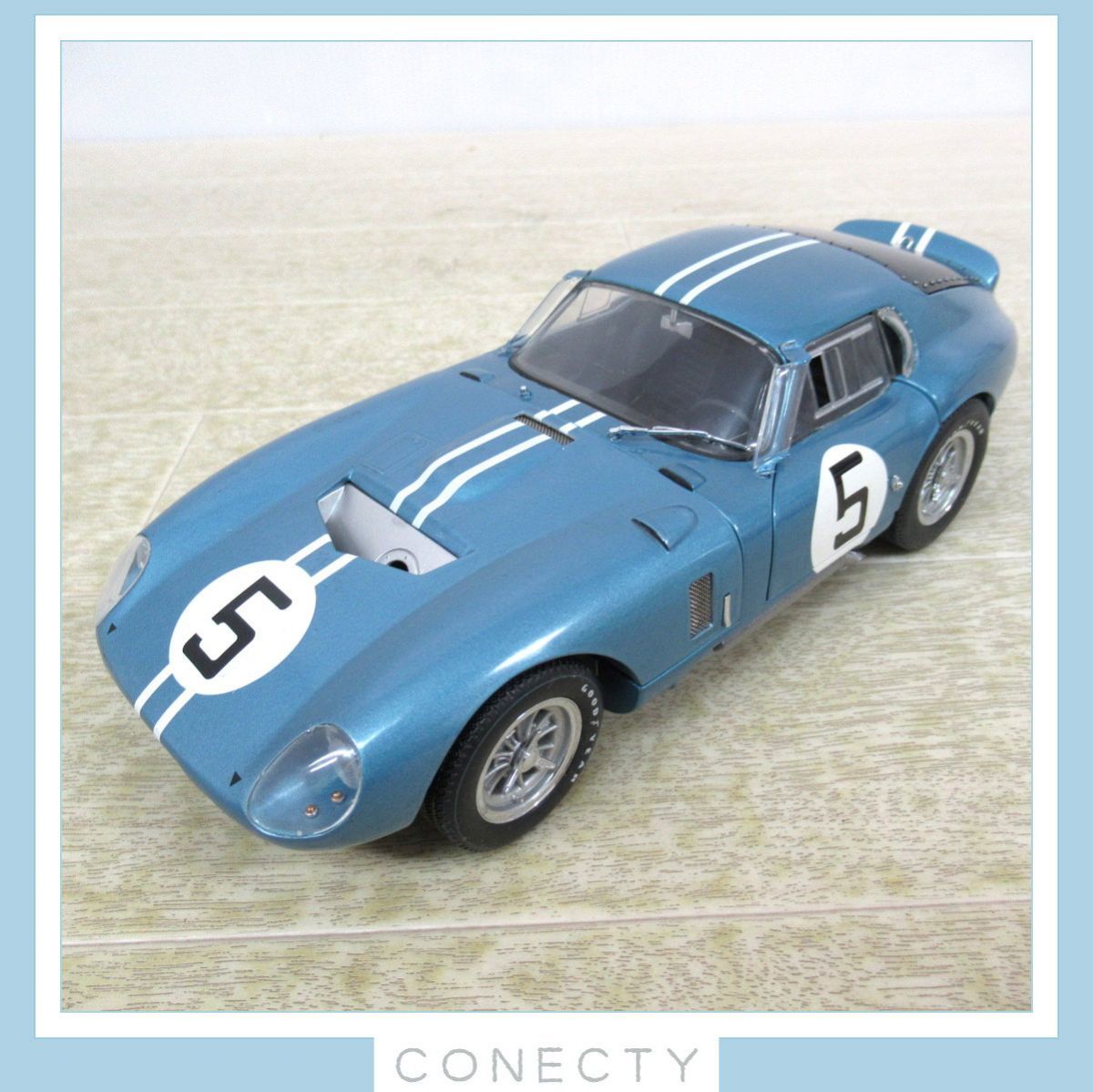 Miniature EXOTO 1/18 – Shelby Cobra Daytona Coupé #56 Le Mans (J.Schlesser/A.Simon)
