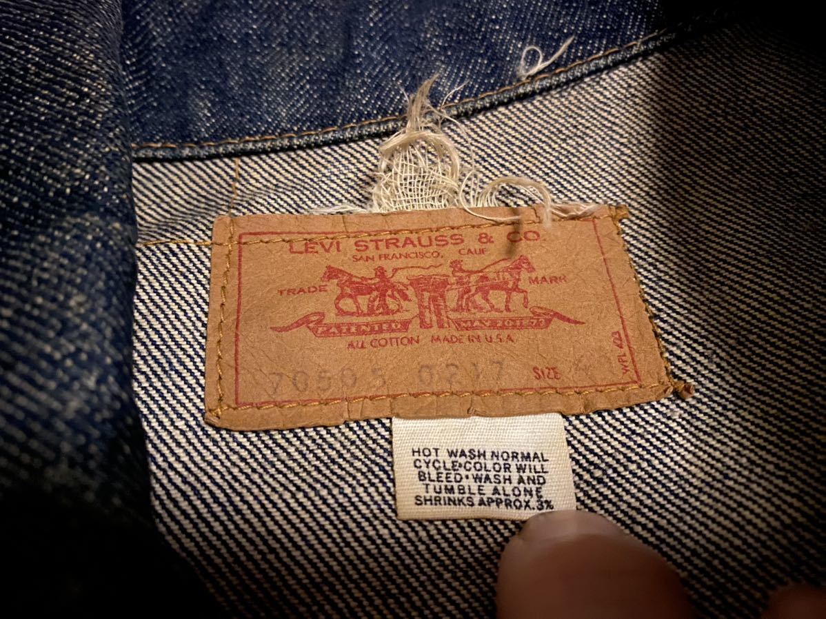 目立った傷や汚れなし】ドス黒 真紺 Levi's 70505 ケアタグ 70s サード