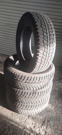 傷や汚れあり】225/60R16 スパイクタイヤ 4本セット ノキアン 