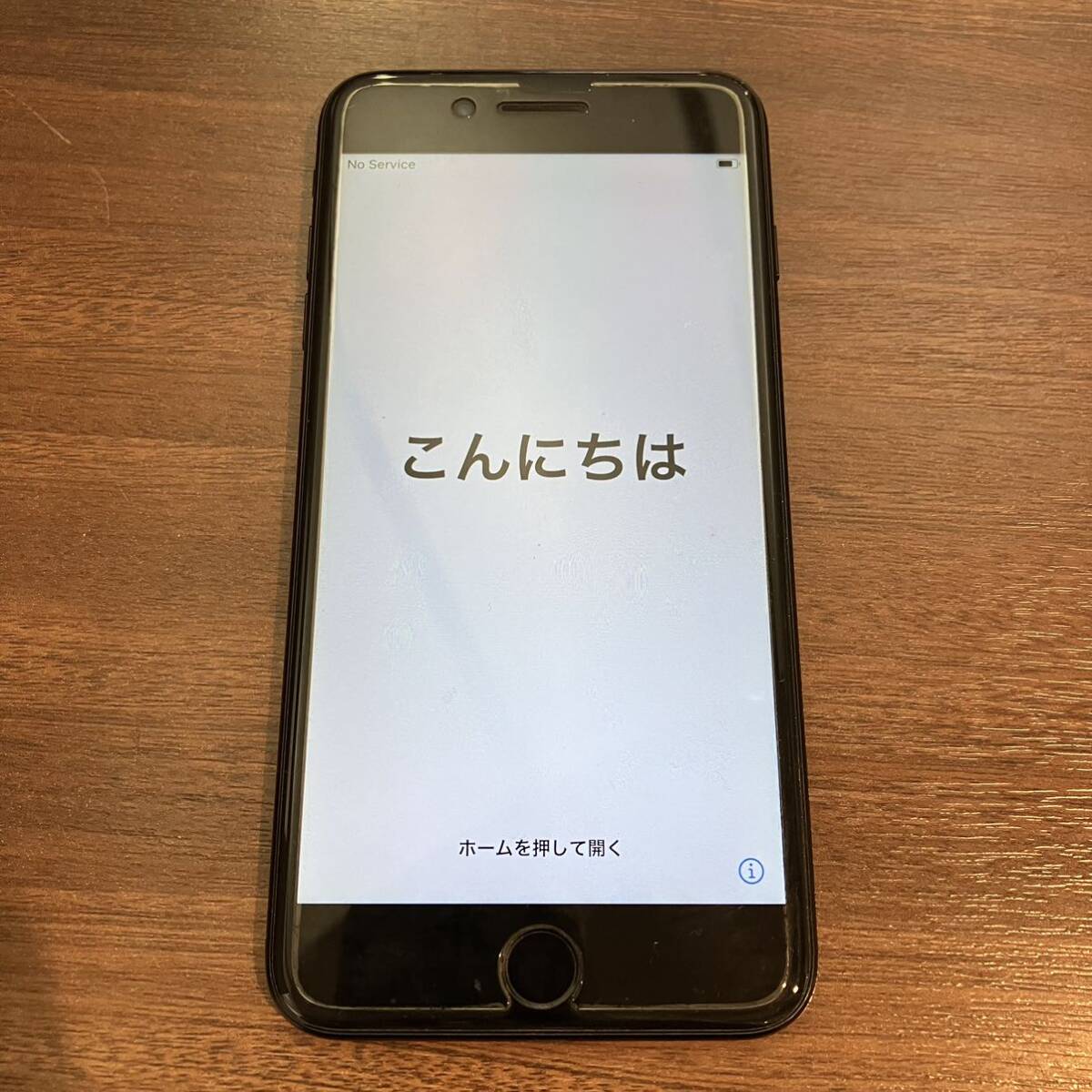  Apple、ジェットブラックのiPhone Xを試作