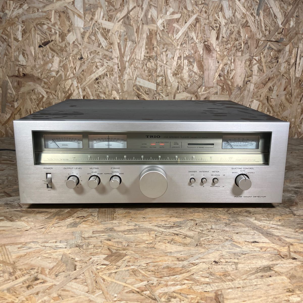 TRIO-KENWOOD トリオ KT-1100 AM-FM ステレオ チューナー