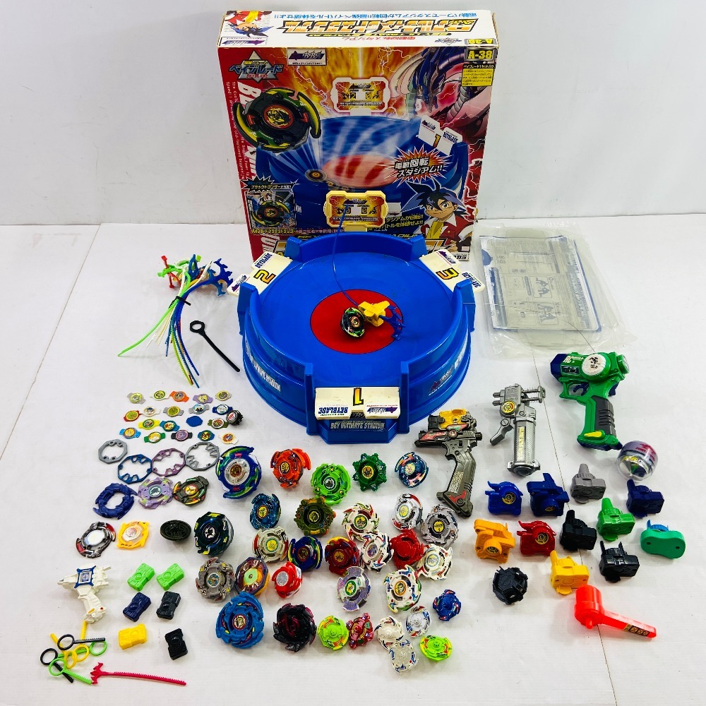 初代ベイブレード30個まとめ売り♪(スタジアム、レア☆ランチャー付き) 初代ベイブレード30個まとめ売り♪(スタジアム、レア