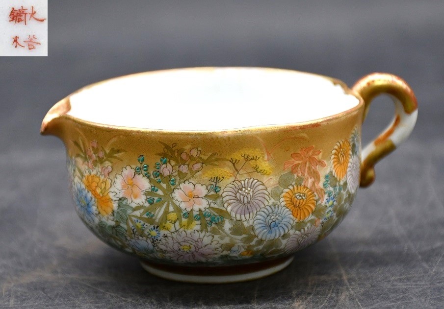 2172 九谷焼　金彩　茶器セット　急須1客　湯冷し1客　湯呑5客　時代物 2172 九谷焼 金彩 茶器セット 急須1客 湯冷し1客 湯呑5客