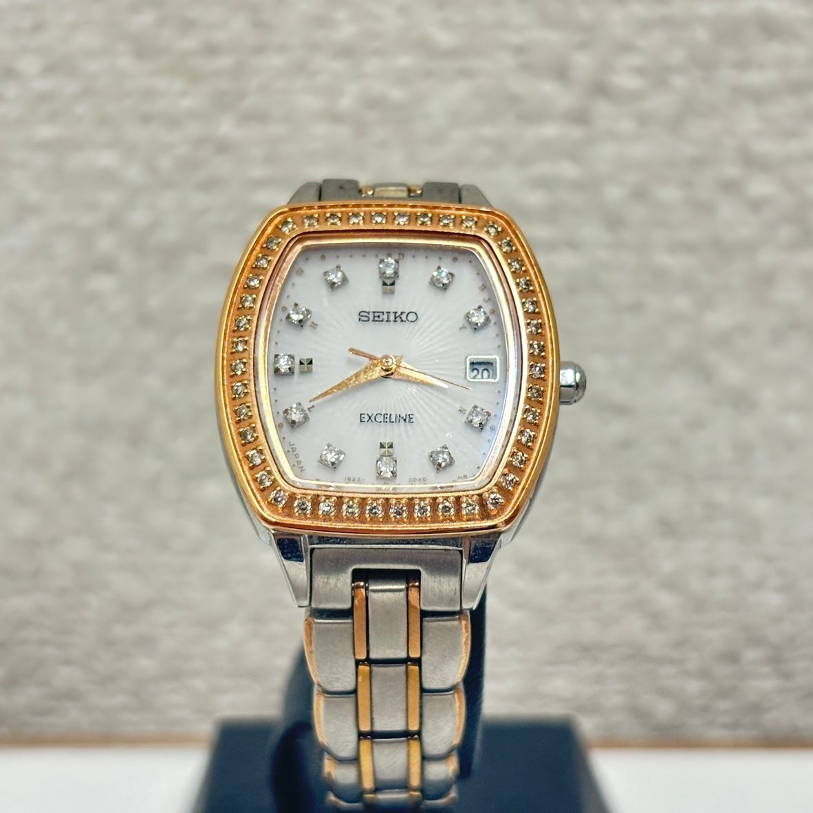 AB032 セイコー エクセリーヌ ソーラー電波 1B22-0AM0
