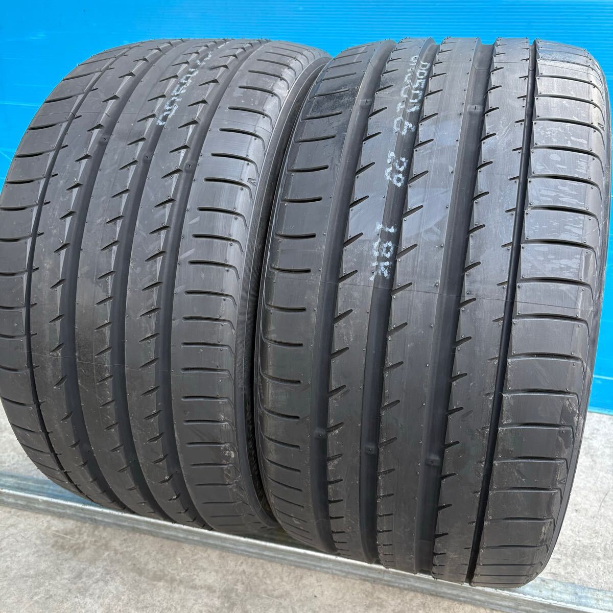 【未使用】未使用品295/30ZR20 YOKOHAMA ADVAN SPORT V105 サマータイヤ 295/30/20 2本 2022年 ...