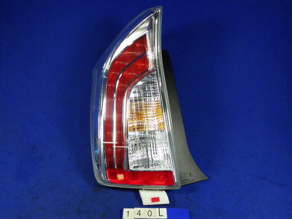 プリウスα ZVW40W テールランプ 左 47-46 コンビネーション プリウスα ZVW40W テールランプ 左 47-46 コンビネーション