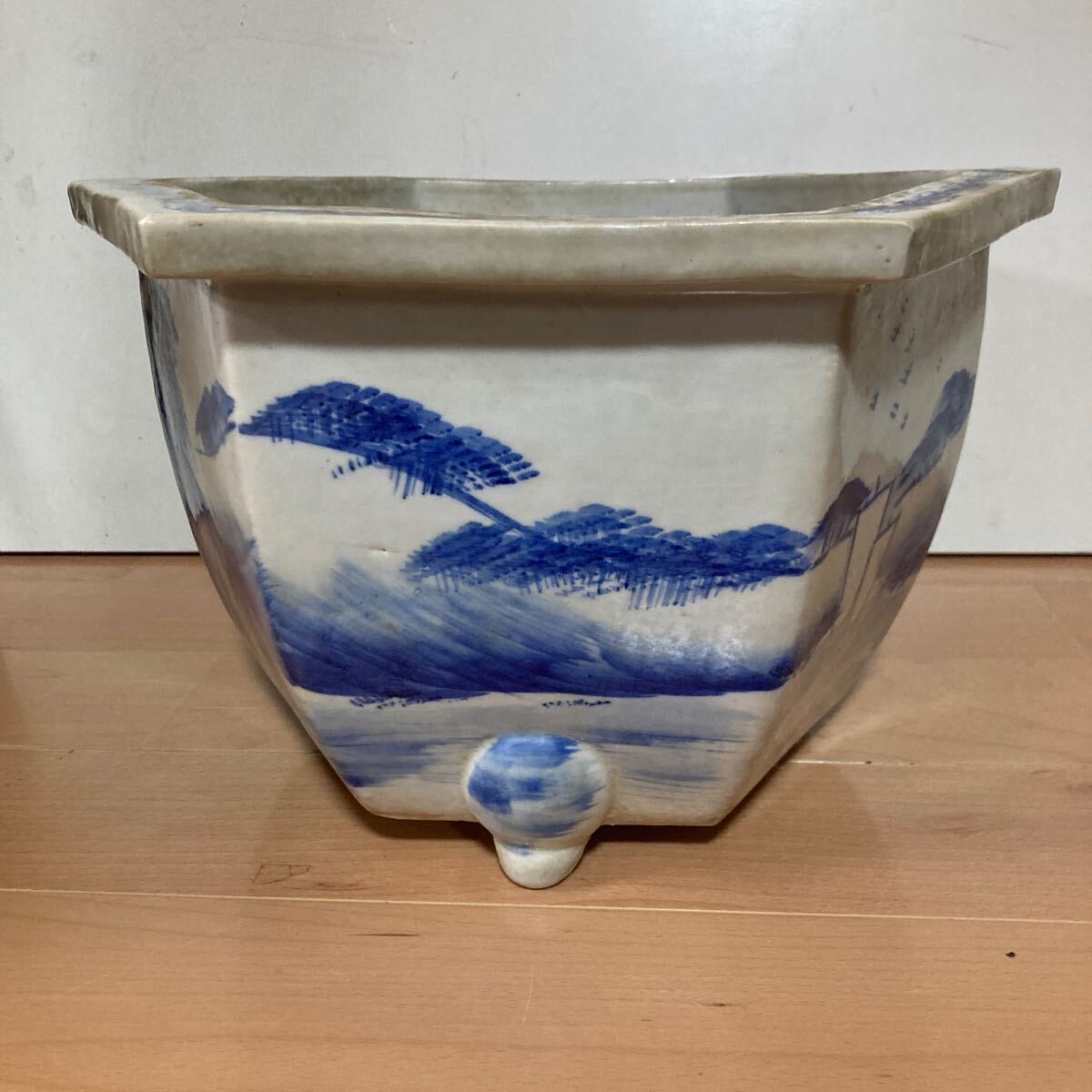 佐太郎　丸　松の絵彫り　盆栽鉢 佐太郎松の絵彫り丸盆栽鉢