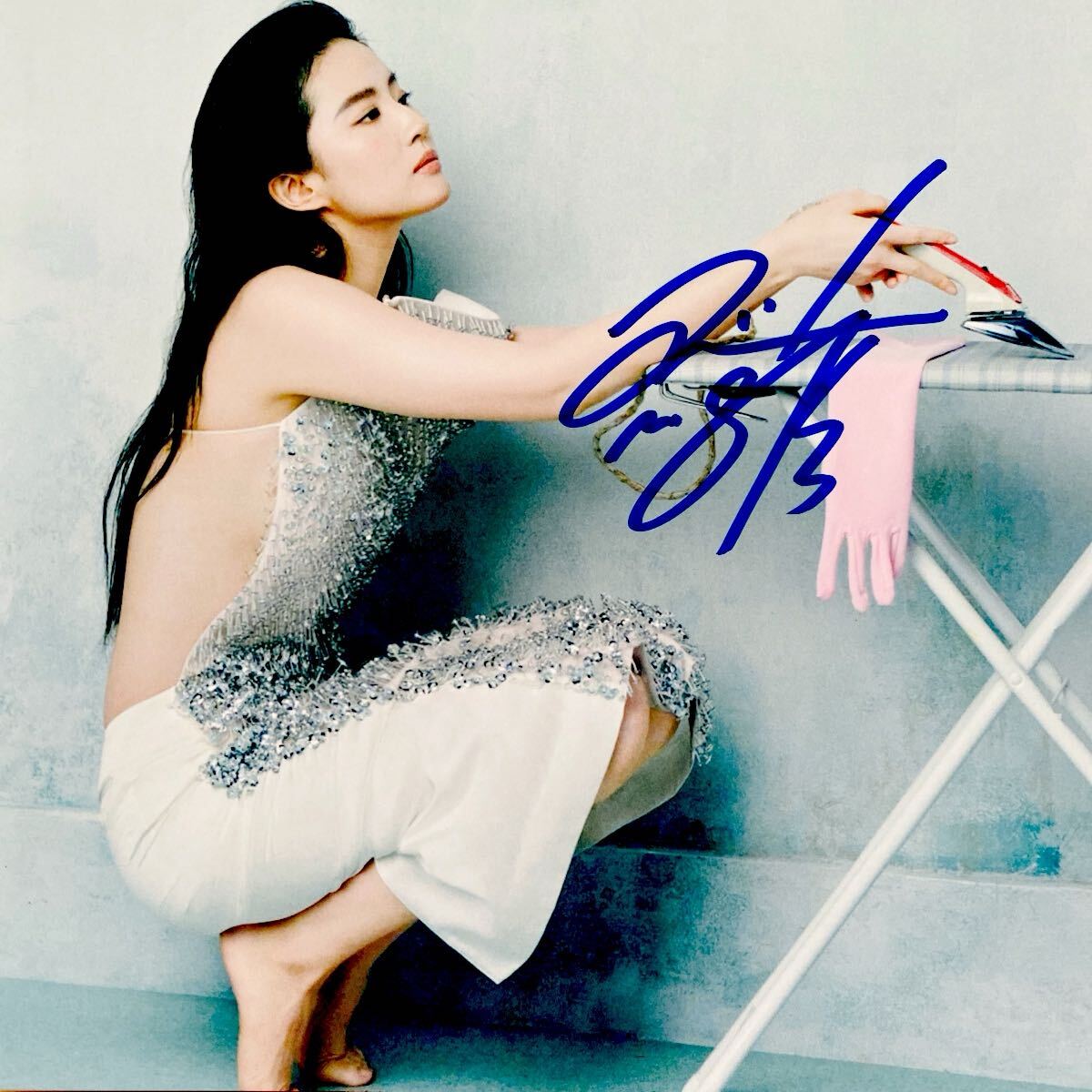 リウ・イーフェイ☆直筆サイン入り写真☆劉亦菲／中国／女優／歌手／華