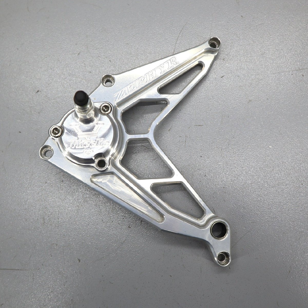 中古】ZRX1200R[41社外wheelieクラッチカバー ウィリー]検ZRX1100｝Cの