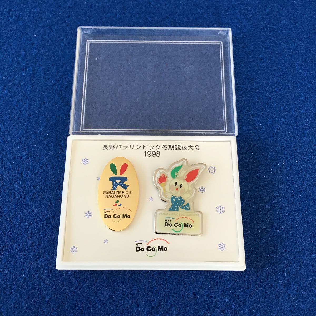 中古】NTT Docomo ドコモ 社章 中古美品 ピンバッジ ピンバッチ の落札
