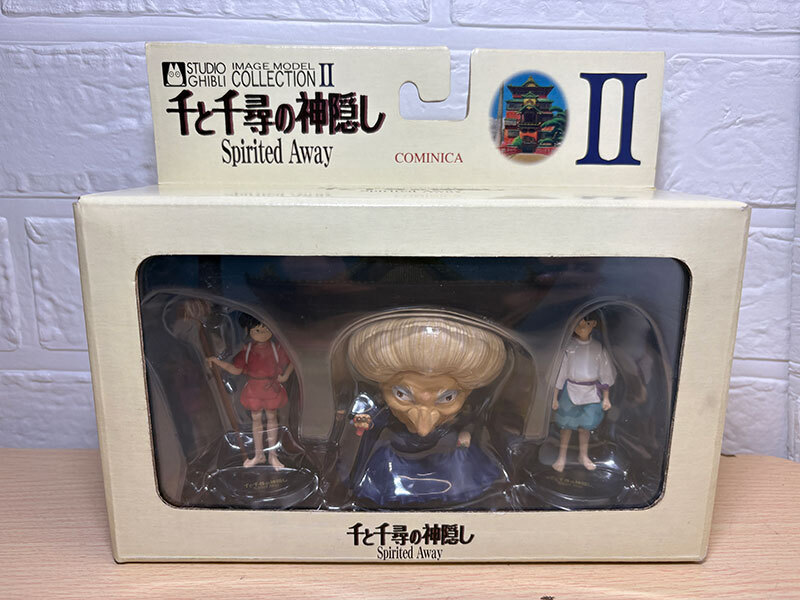 スタジオジブリ 千と千尋の神隠し ススワタリ フィギュア コミニカ