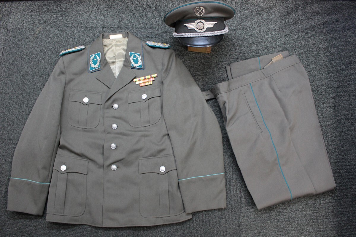 東独陸軍 折襟 黒襟 初期軍服 将校 佐官 陸軍 東ドイツ の落札情報詳細