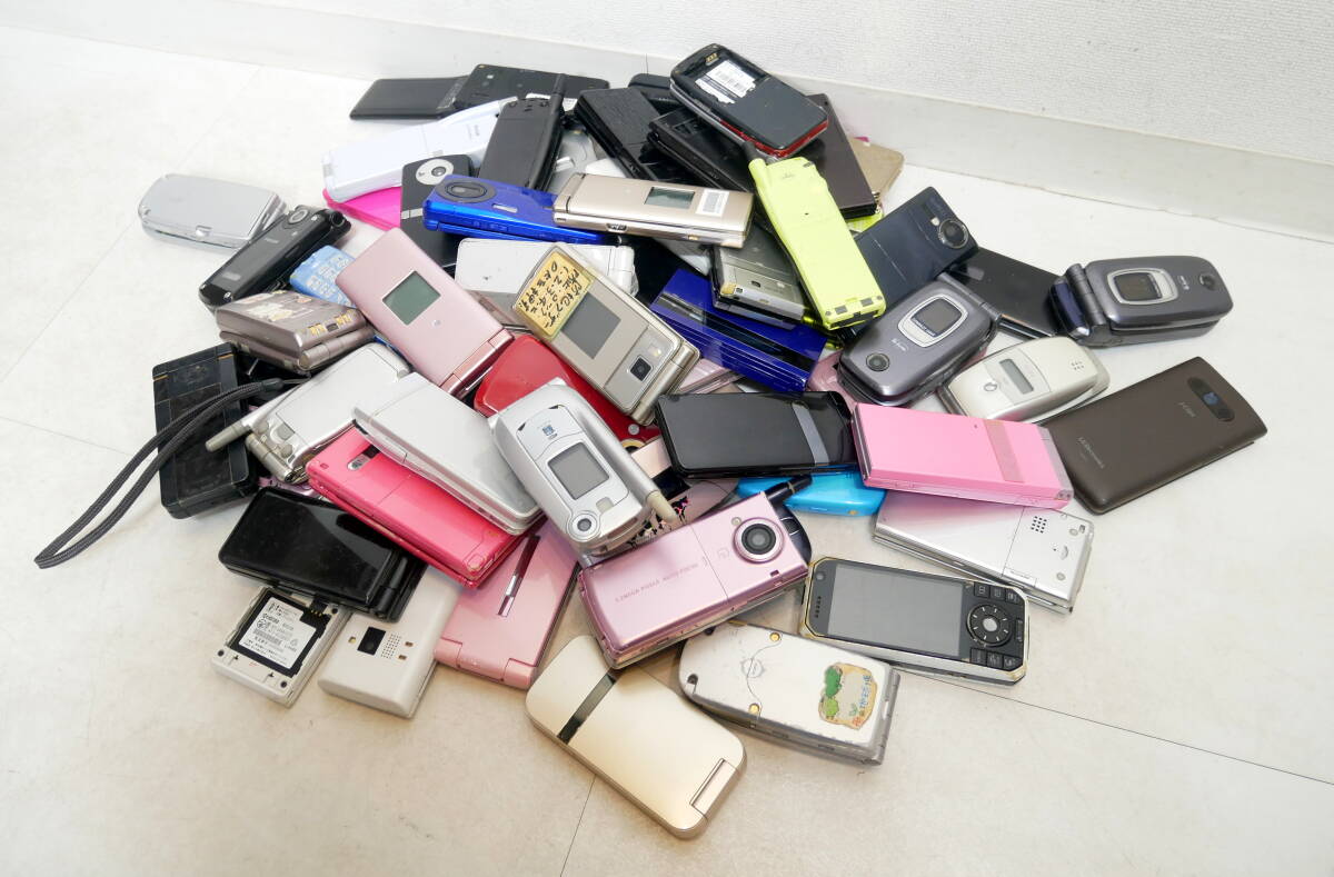 ○△□ №2006 大量！まとめてガラケー 携帯電話 50台 au Softbank