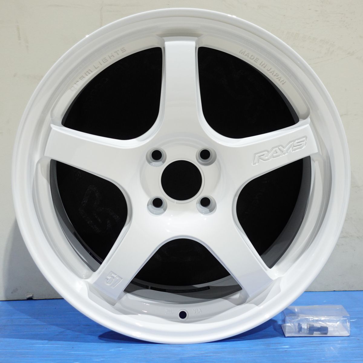 美品！RAYS グラムライツ 57XV☆17インチ 7J +50 PCD114.3-5H