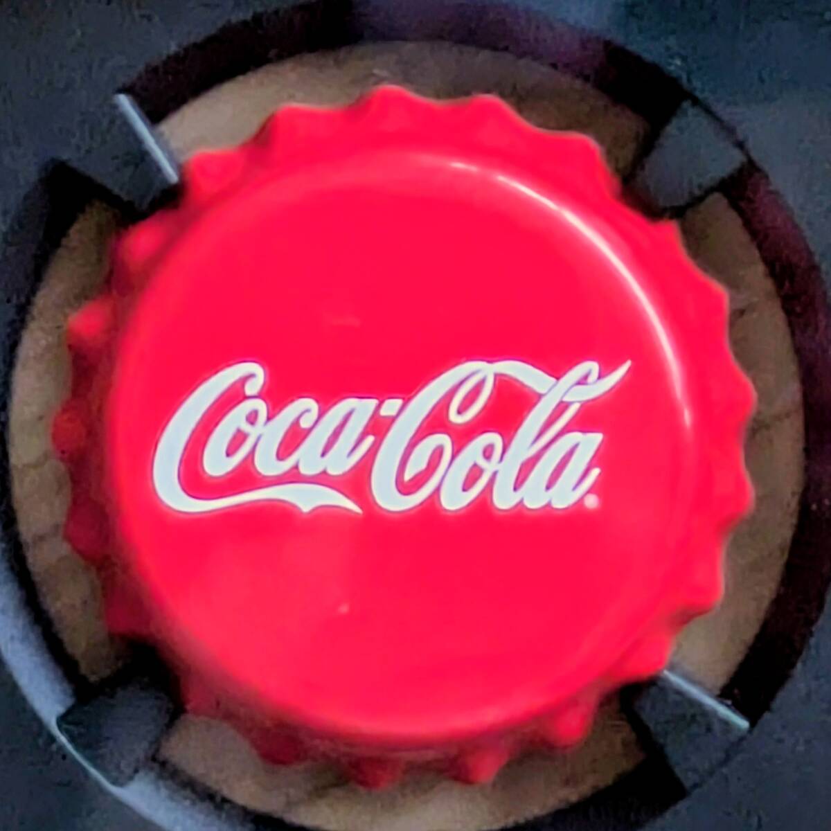 ペットボトルキャップ 70個 送料無料 赤系 コカ・コーラ の落札情報