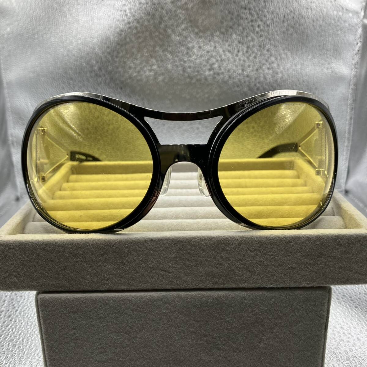 中古】X JAPAN hide愛用 DOUBT PV着用 同型黒ぶちサングラス ①（黒