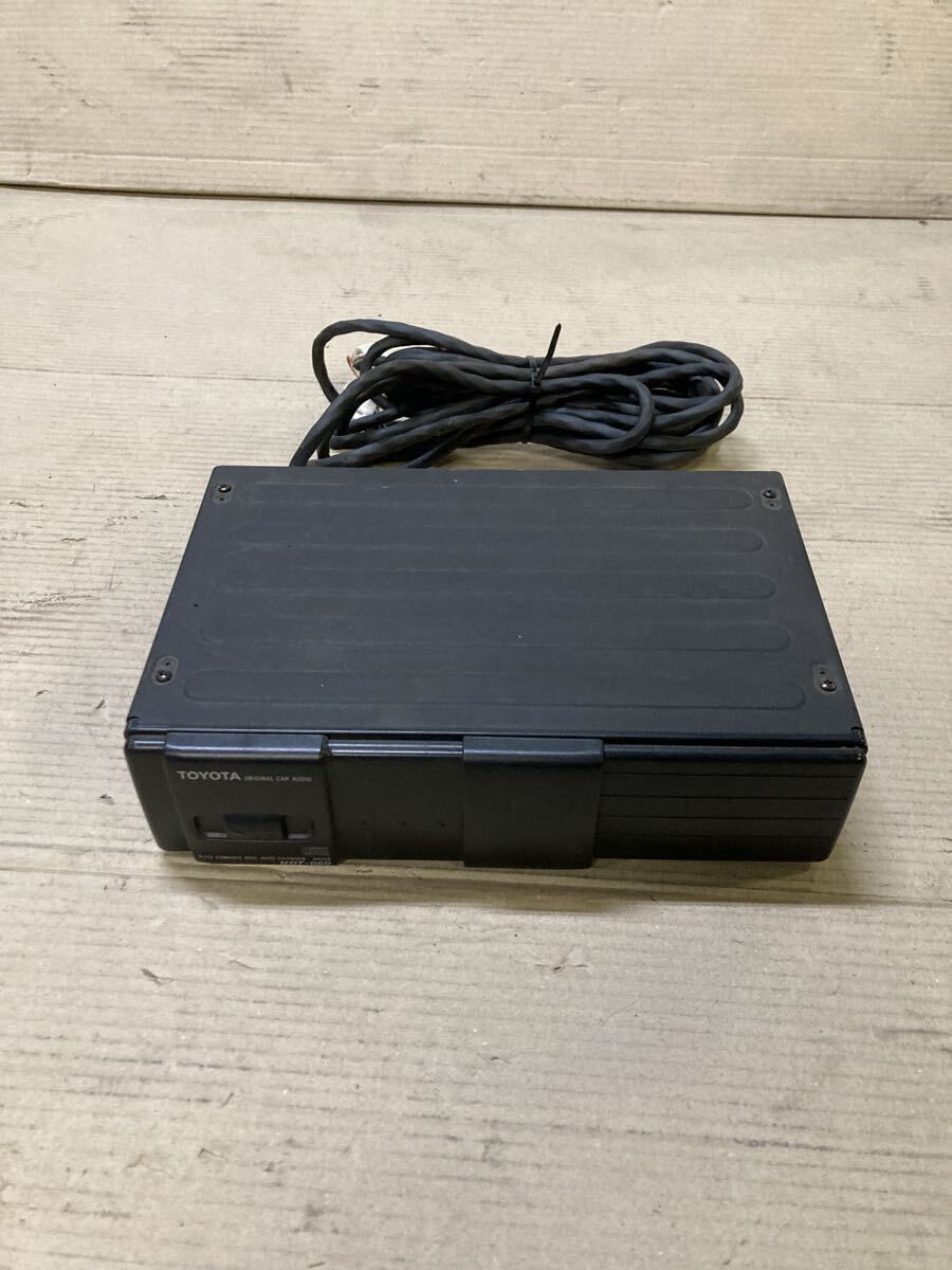 TOYOTA トヨタ純正 CH8N-H19 8連奏 CDチェンジャー 08601-00013 中古品