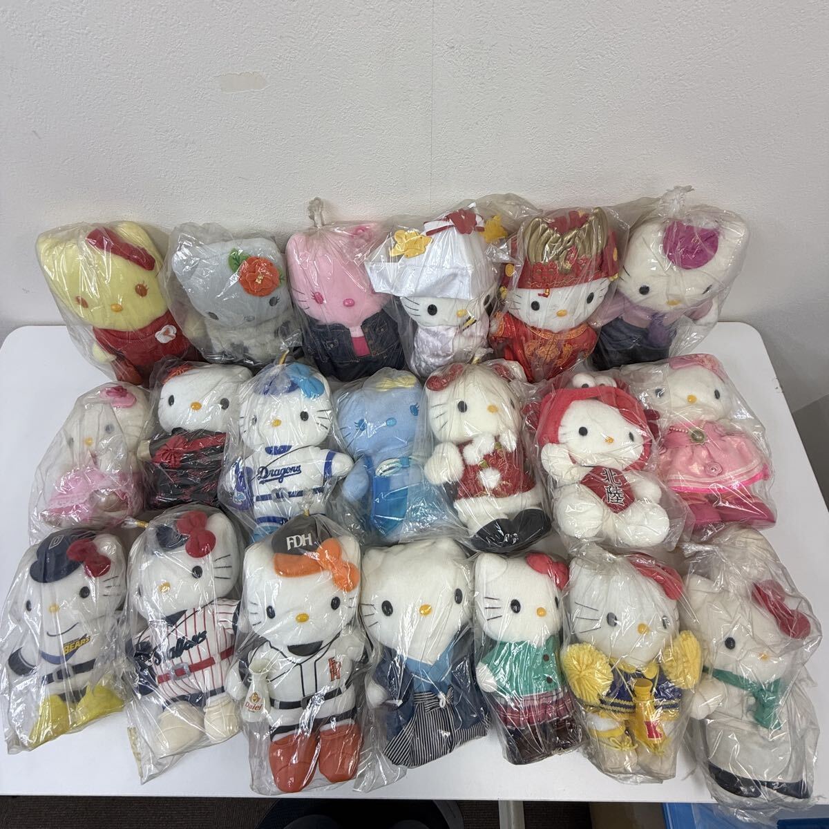 送料￥900～☆マクドナルド 2000年 ハローキティ ぬいぐるみ キティ