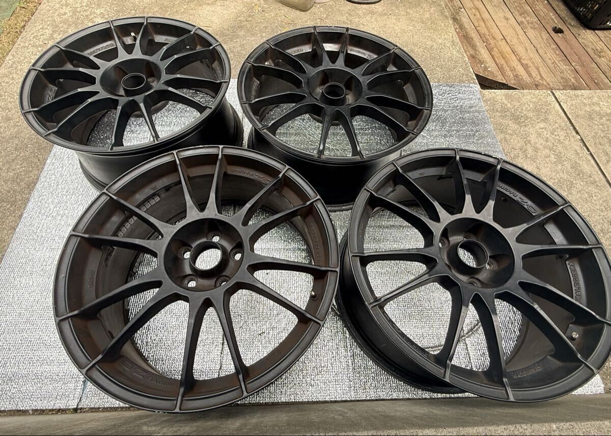 OZウルトラレッジェーラ16インチ☆マットブラック195/45R16付き