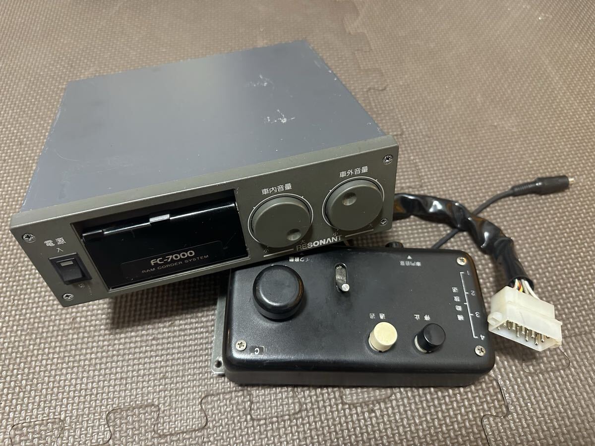 レゾナント・システムズ製】音声画像合成放送装置セット+車載用液晶