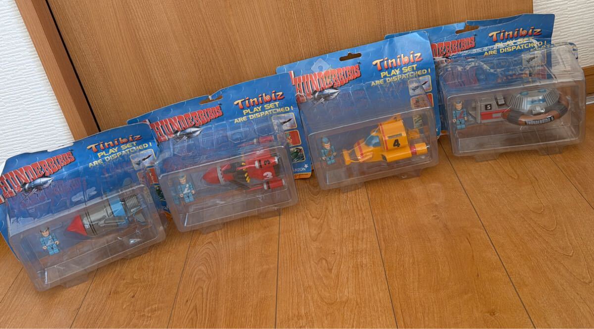 新品】ON10ウルトラQ全8種16体セットTinibizタイニビッツ 彩色+白黒