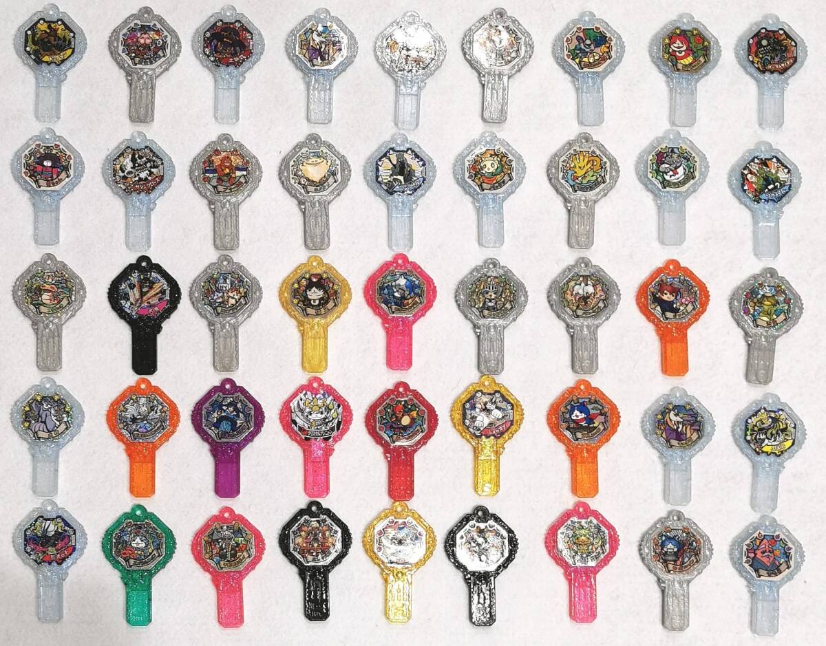 美品】 妖怪メダル エメラルニャン 宝石ニャン・銀フレーム・（QRは