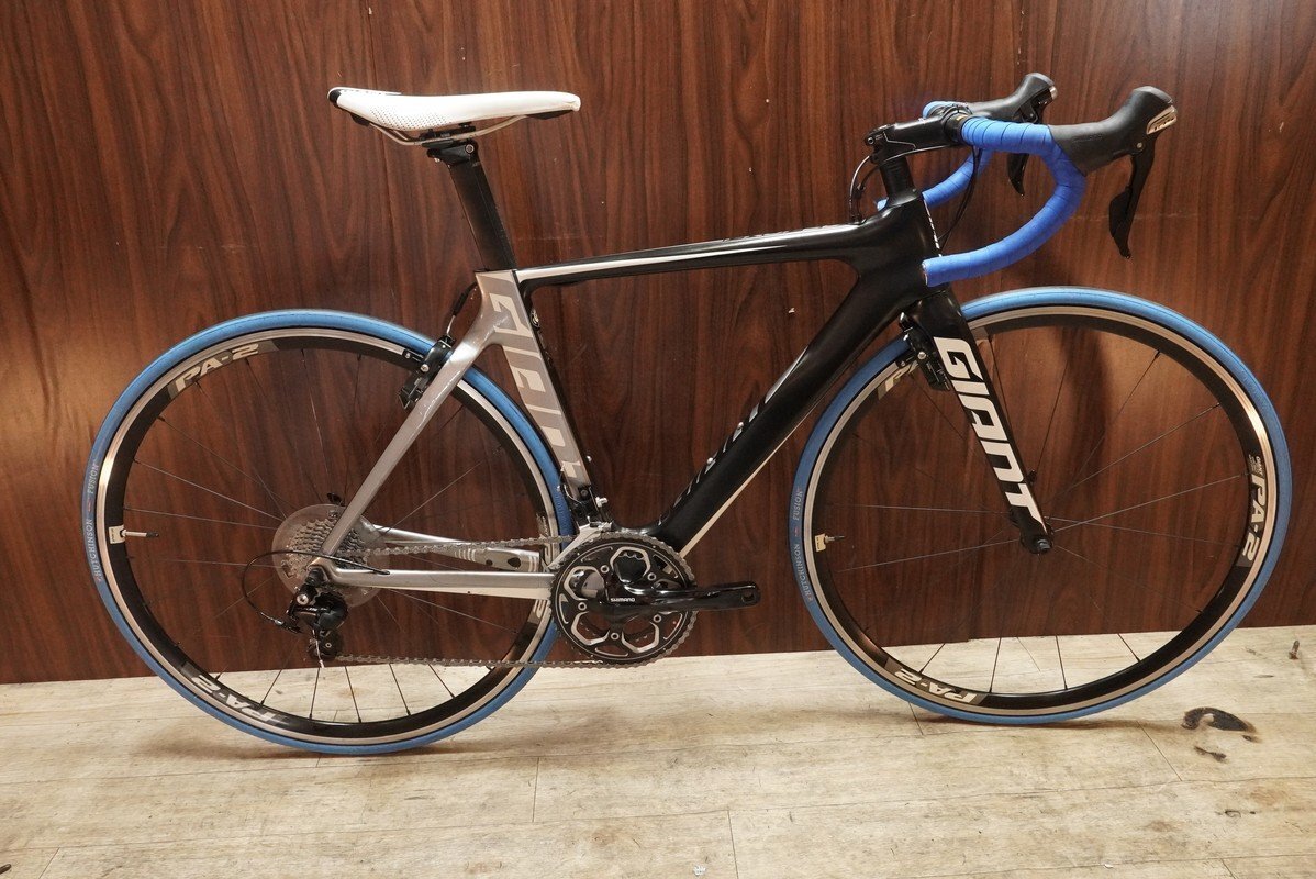 美品 GIANT DEFY3 2015年モデル アルミロードバイク SHIMANO SORA搭載