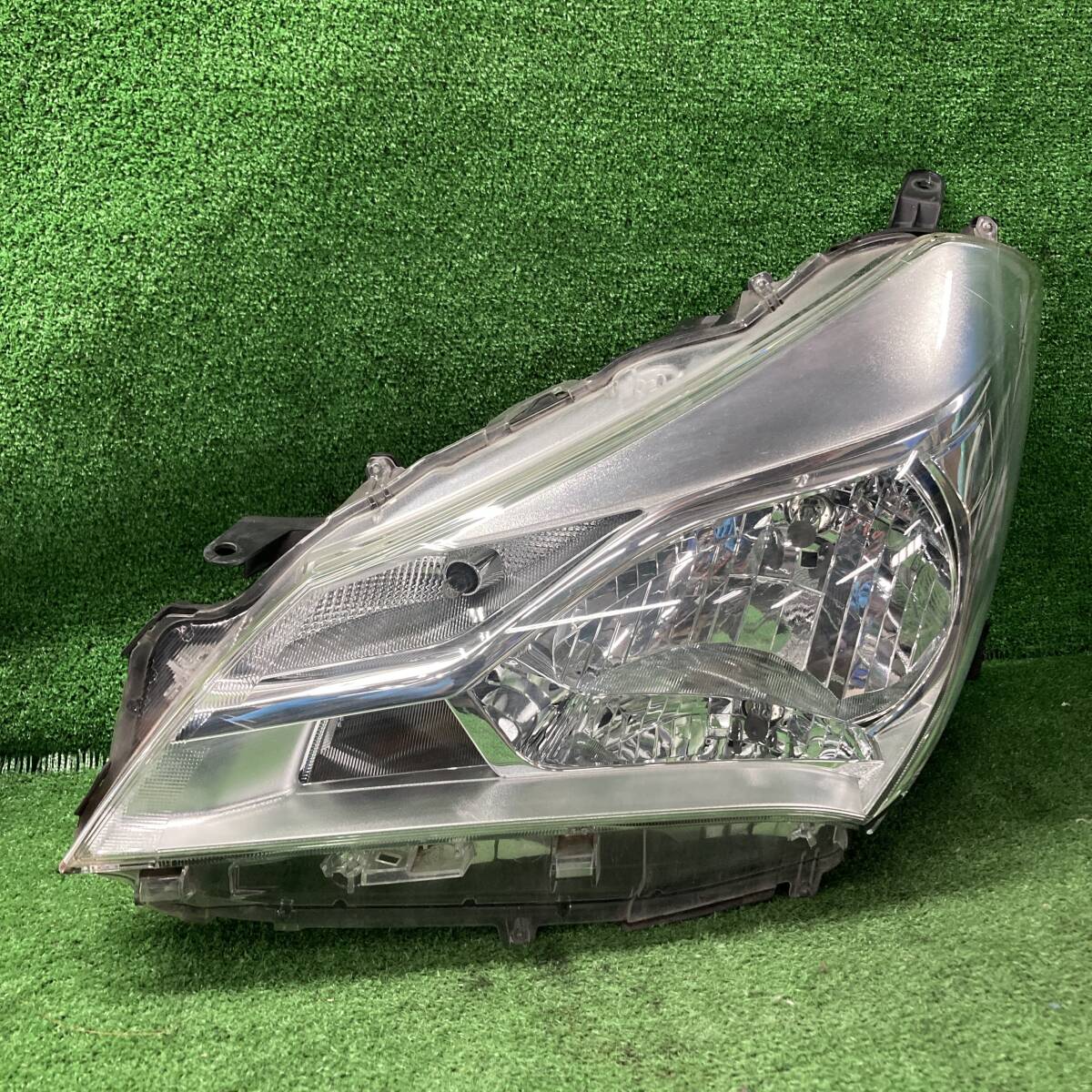 ヴィッツ 130 後期 純正 LED テールランプ 左右 KOITO 52-305 52-307