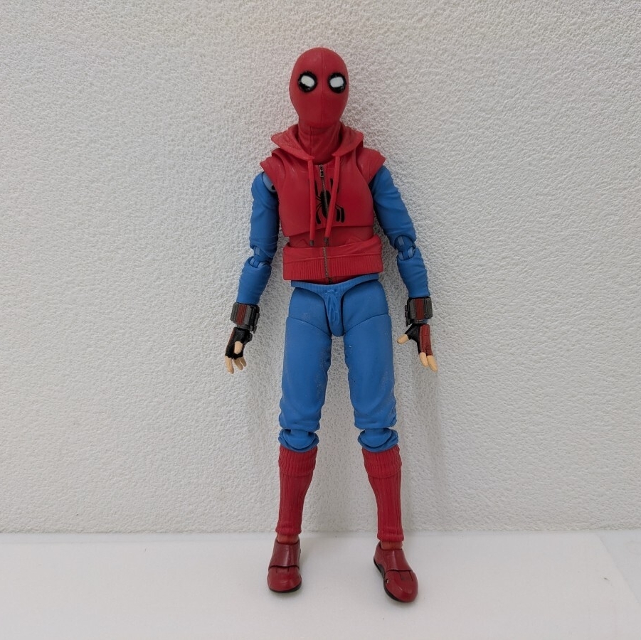 開封品 mafex スパイダーマン ホームカミング版 マーベル フィギュアの