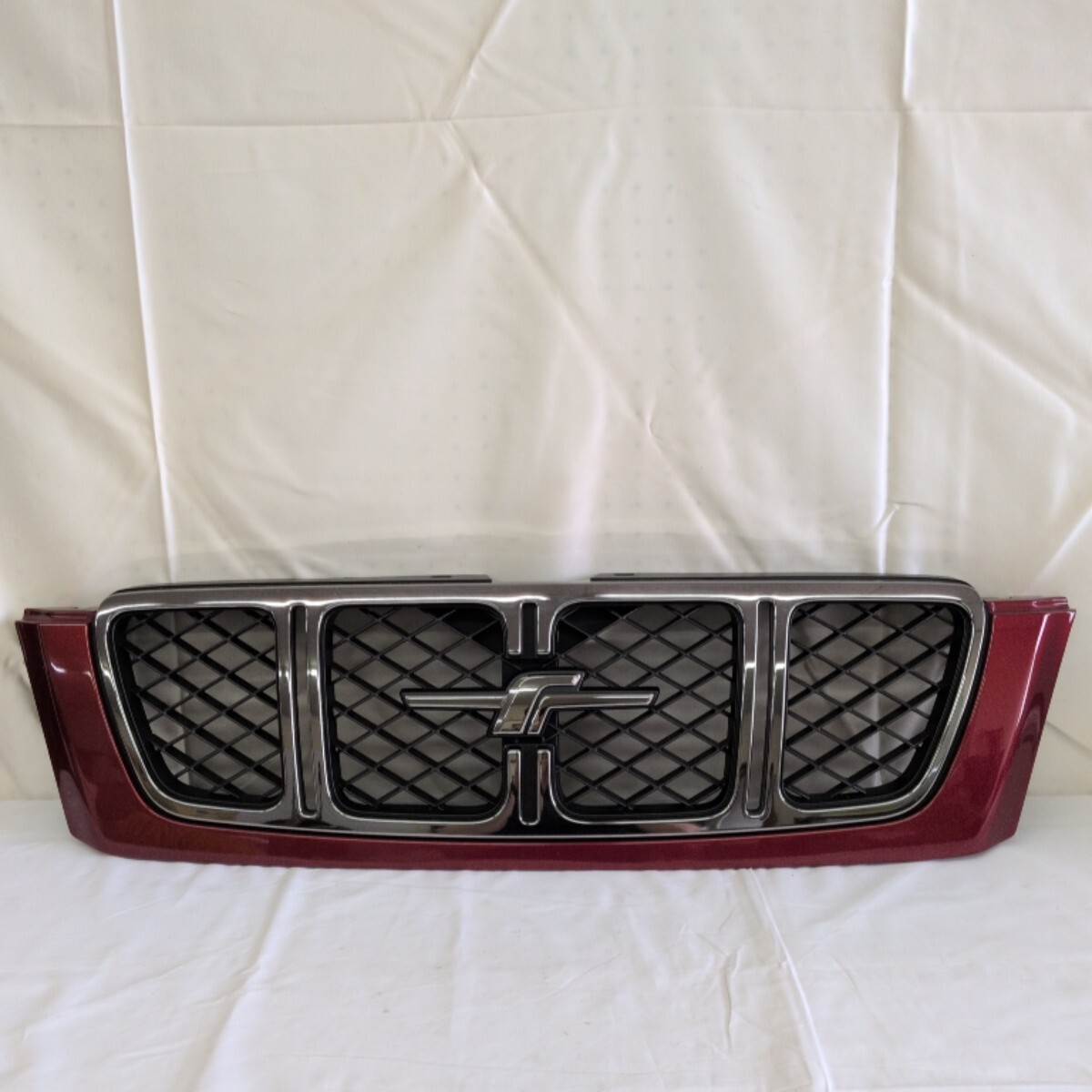 中古】ラスト1個 スバル フォレスター 純正 フロントグリル マット