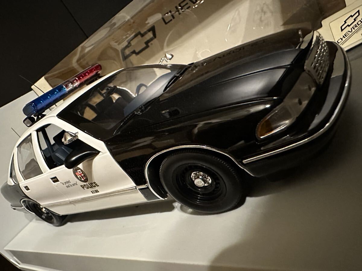 UT model シボレー カプリス 1/18 NYPD ニューヨーク & LAPD