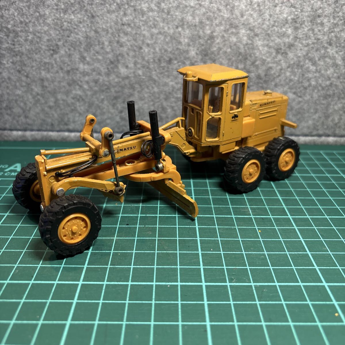 ダイヤペット コマツモーターグレーダー GD605A S=1/50 格安スタートの