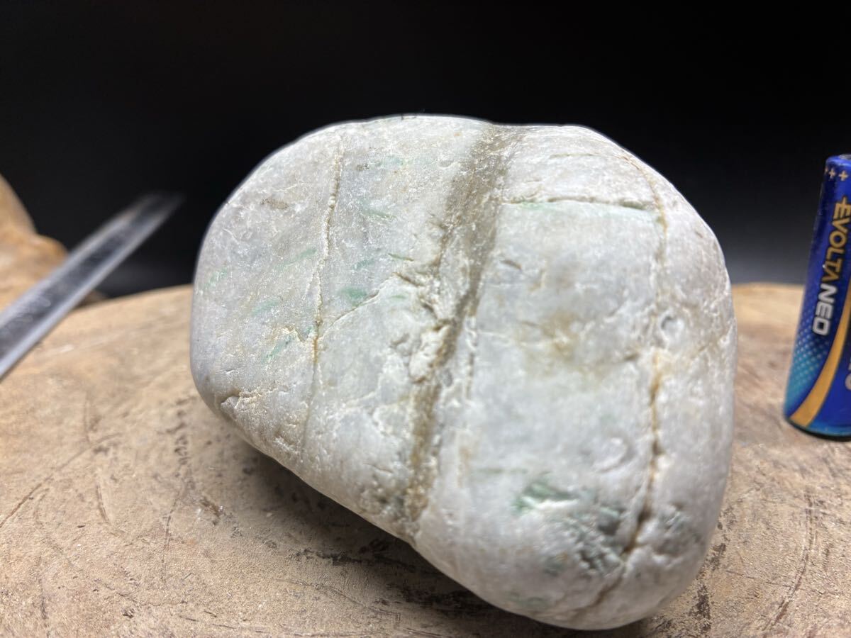 新品】強烈な透過光！【圧砕の緑翡翠】〈宝石質〉［小滝川で採取