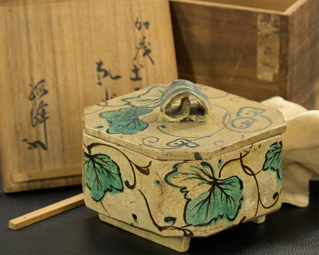 茶道具　乾山　椿文　茶碗　時代箱付　C　A512 慶應◇乾山意 色絵白椿文茶碗 時代箱入 2026年最新Yahoo!オークション