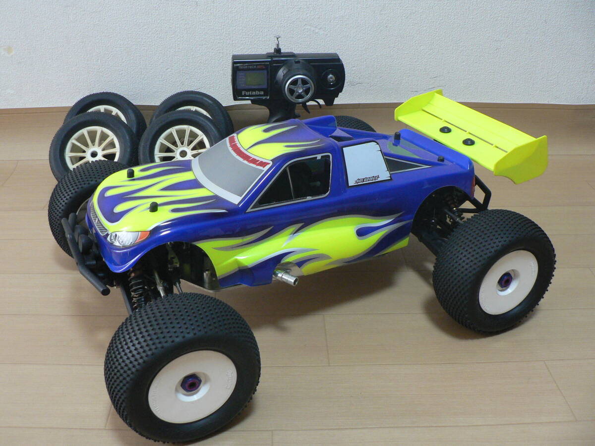 ６月16日まで送料無料HPIサベージHot Bodies E-ZILLA 2台 新品】希少な新品 Hot Bodies E-Zilla 10 RTR HPI RACING ホット