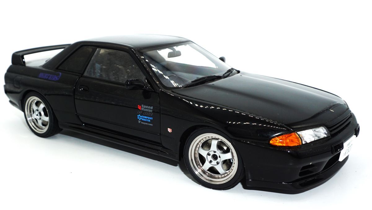 新品】オートアート 1/18 日産 スカイライン GT-R (R32) V-Spec II 新