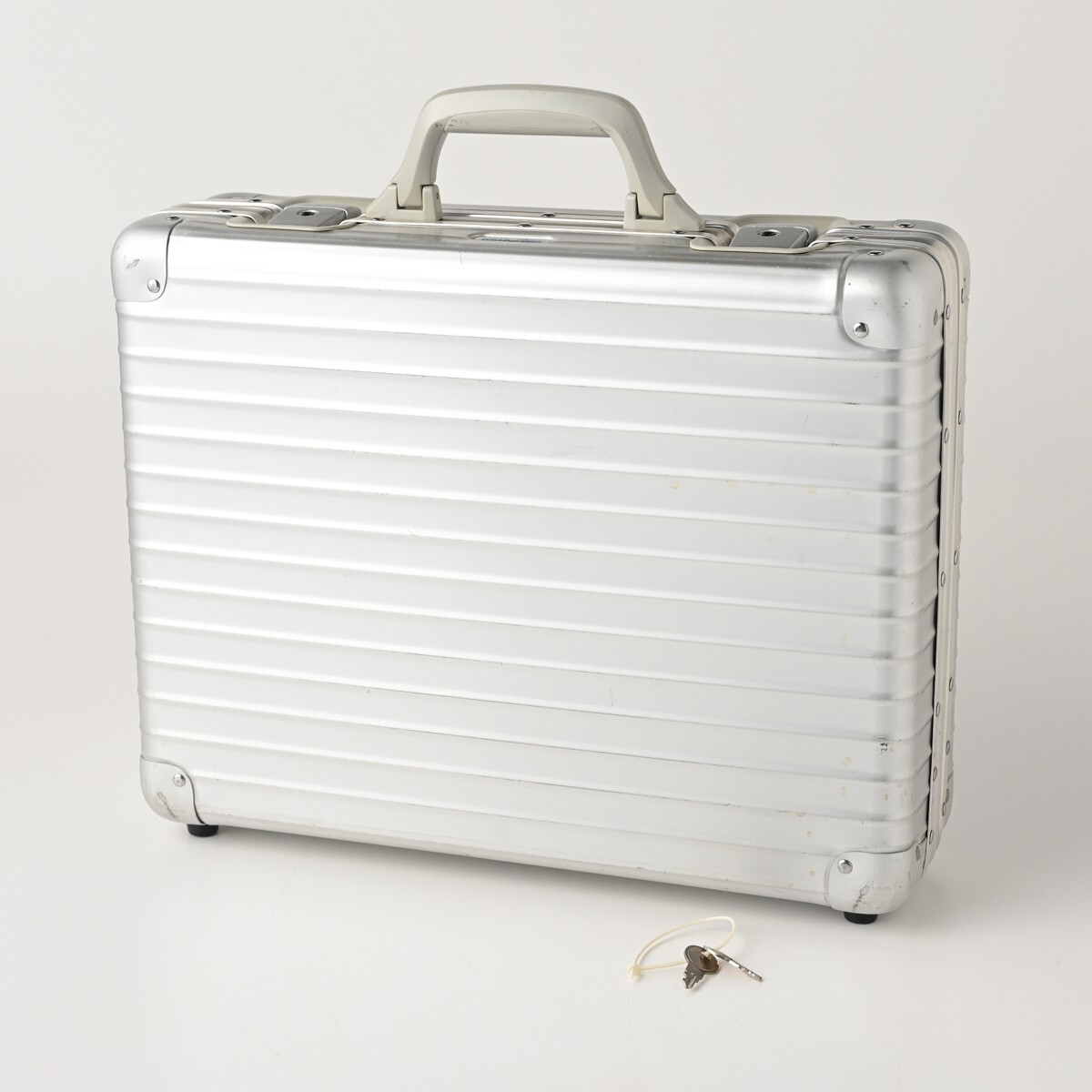 希少 RIMOWA リモワ トパーズ プルタブ サイドハンドル 四輪 82L 青