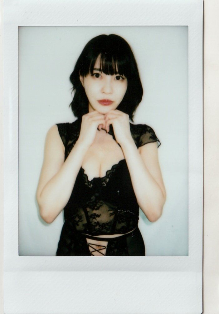 新品】岸明日香 【 やっぱり岸が好き 】 直筆サイン入り 現場チェキ⑧