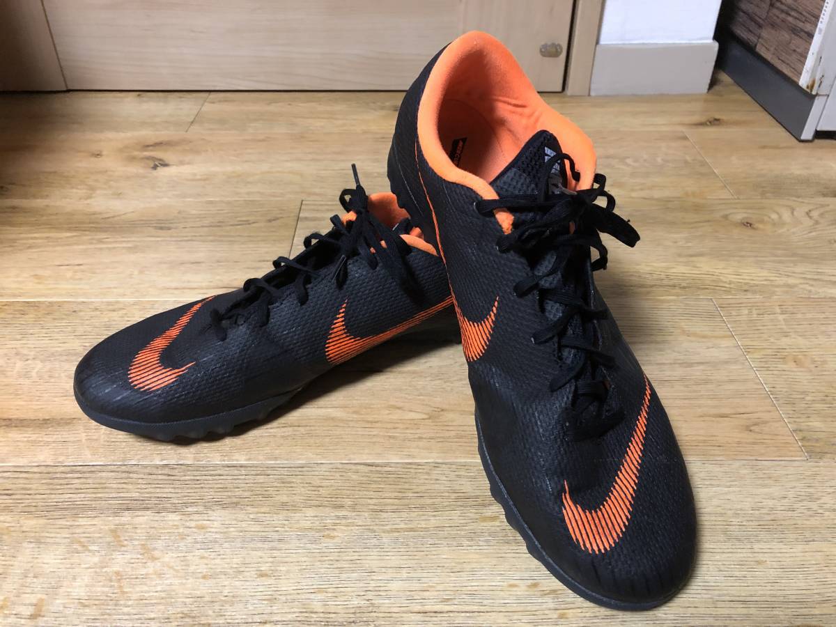 Nike サッカーシューズ オレンジ ブラック Nike サッカーシューズ オレンジ ブラック
