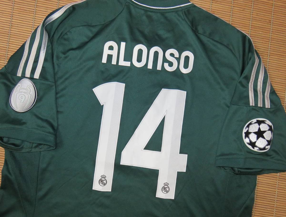 レアル・マドリード 12/13 シャビ・アロンソ のユニフォーム。正規品。 レアルマドリード(Real Madrid)12-13 H #14 シャビアロンソ