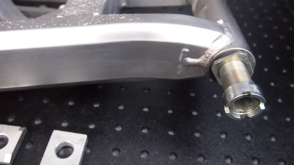 ZRX1200R スイングアーム　シャフトアジャスター付き KAWASAKI ZRX1200R スイングアーム | WK! STORE