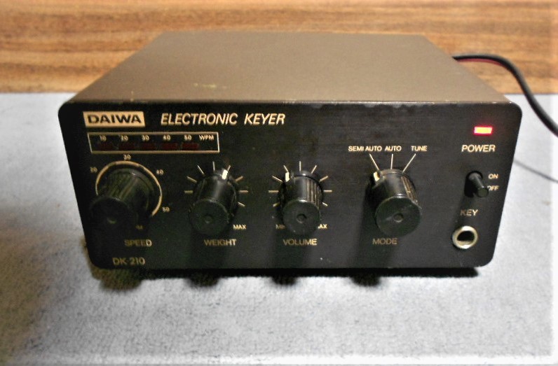 DAIWA DK-210 エレクトリックキーヤー □動作確認DAIWA DK-210 ELECTRONIC KEYER（エレキー）