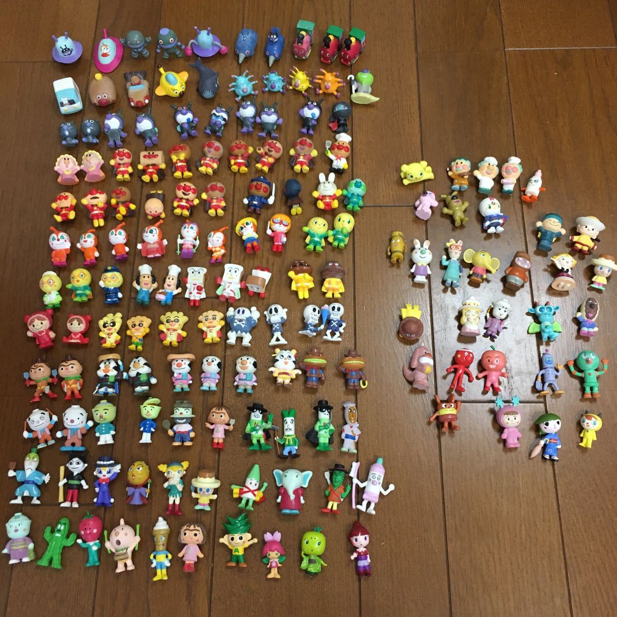 アンパンマンミュージアム　フィギュア　大量まとめ売り アンパンマン ミュージアム 大量151体セット ゴム製フィギュア