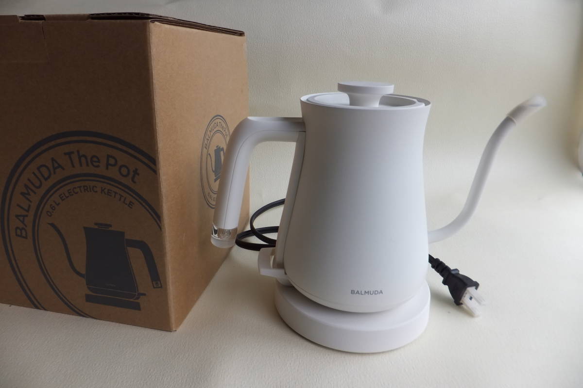【新品、未使用】バルミューダ　ケトル(白) BALMUDA バルミューダ 0.6L 電気ケトル The Pot ザ・ポット